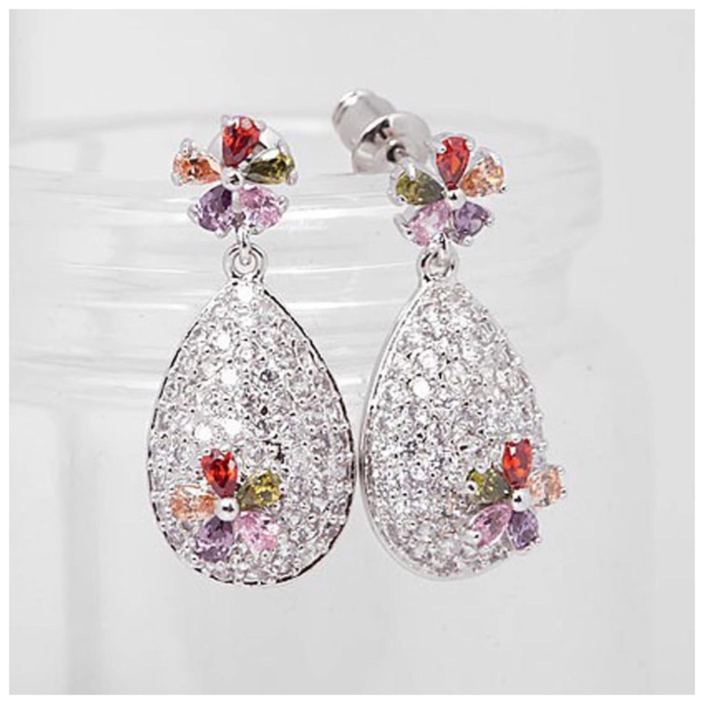 Swarovski Crystals The Dorcas Earrings - Picture 4 of 5